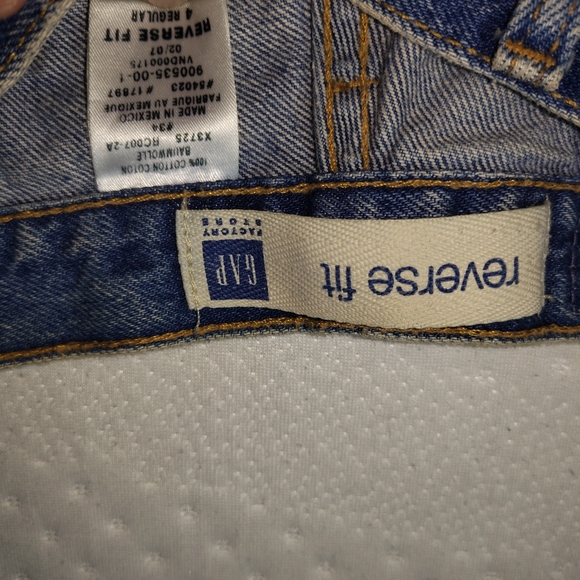 GAP Women's Classic Blue Straight Leg Jeans - Picture 8 of 11